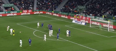 英超保级关键战解析：埃弗顿主场固防求胜，诺丁汉森林残阵反击续命