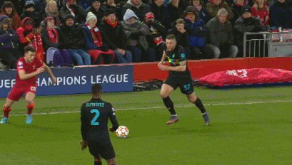 米兰vs拉齐奥终场前点球未判原因：马鲁西奇对帕夫洛维奇犯规