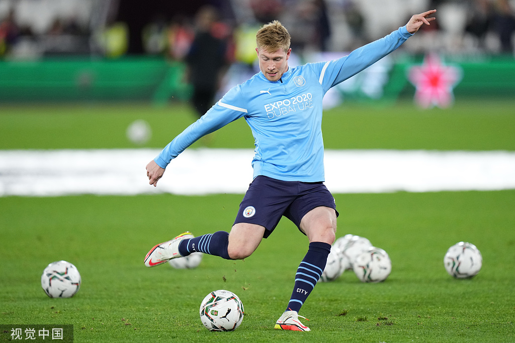 WBC撤销特伦斯·克劳福德世界拳王头衔，因其未支付认证费用，引发争议并导致空缺。