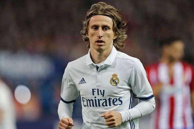 内马尔父亲：内马尔伤势还没确认，我们还没收到影像检查结果